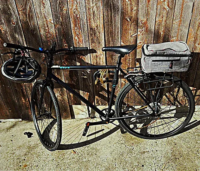Specialized Sirrus Hybrid Bike 700C 17in Black Flat Bar V-Brakes Rear Rack